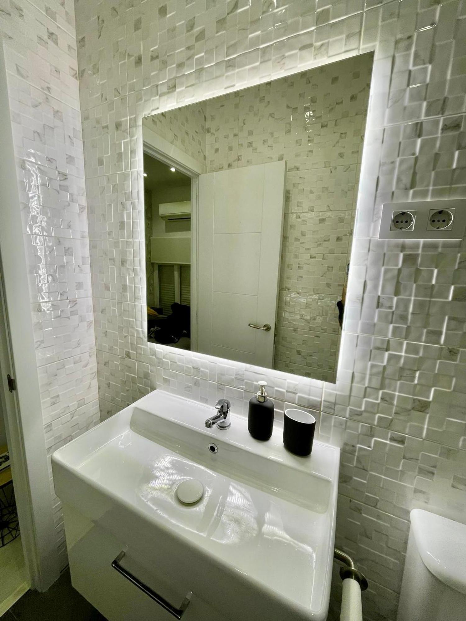Apartmán Adorable Apartamento En Chamberi Madrid Exteriér fotografie